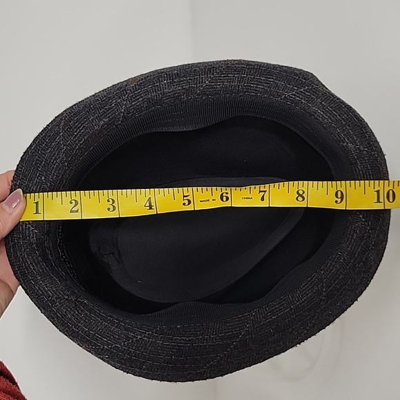 Fedora Impermeable by Weatherproof Grey Plaid pattern Size M/L Hat - Picture 9 of 9